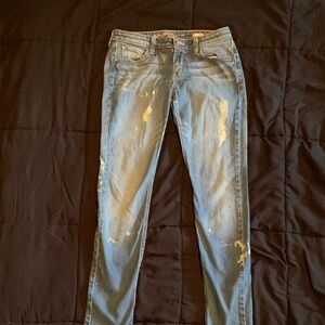 Arizona Jean Company Women's Light Blue Distressed Skinny Jeans